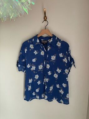 Michael Stars Blue Floral Light Button Up Blouse Size Small
